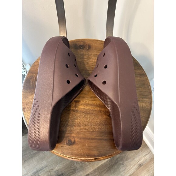 Crocs Womens Platform Size 9 Sandals Burgundy Slide Open Toe Beach Comfort - Picture 6 of 7